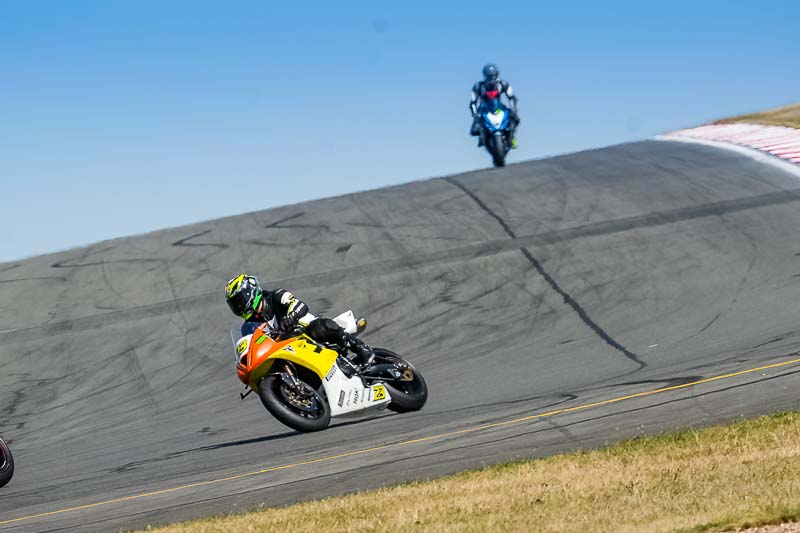 donington no limits trackday;donington park photographs;donington trackday photographs;no limits trackdays;peter wileman photography;trackday digital images;trackday photos